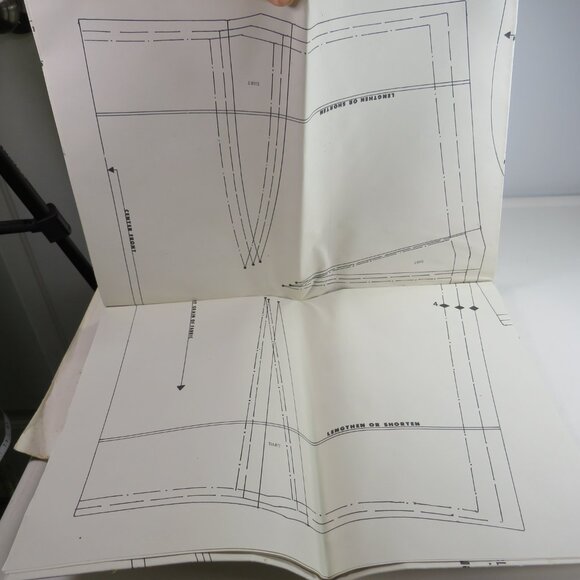 VTG Authenic Pattern Inc #309 Large Full Square Dancing Circle Skirt Pointed Hem - Picture 6 of 12